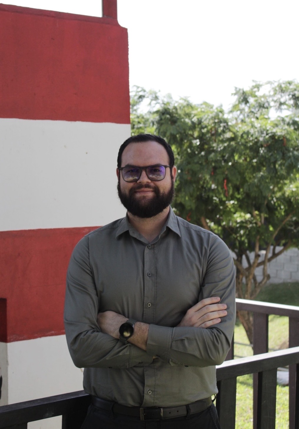 Prof. Esteban Mora